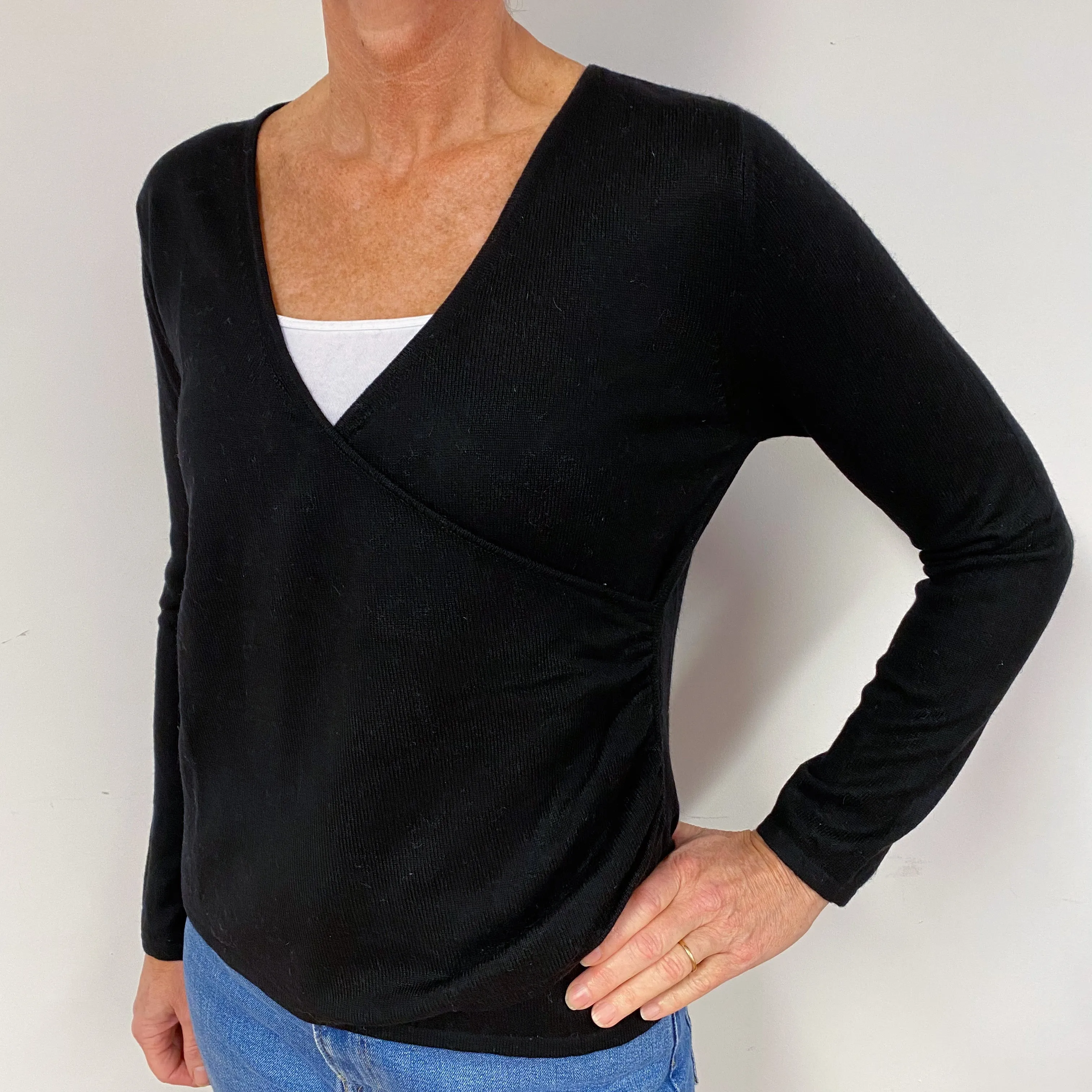 Black Cross-Over Cashmere V-Neck Jumper Medium