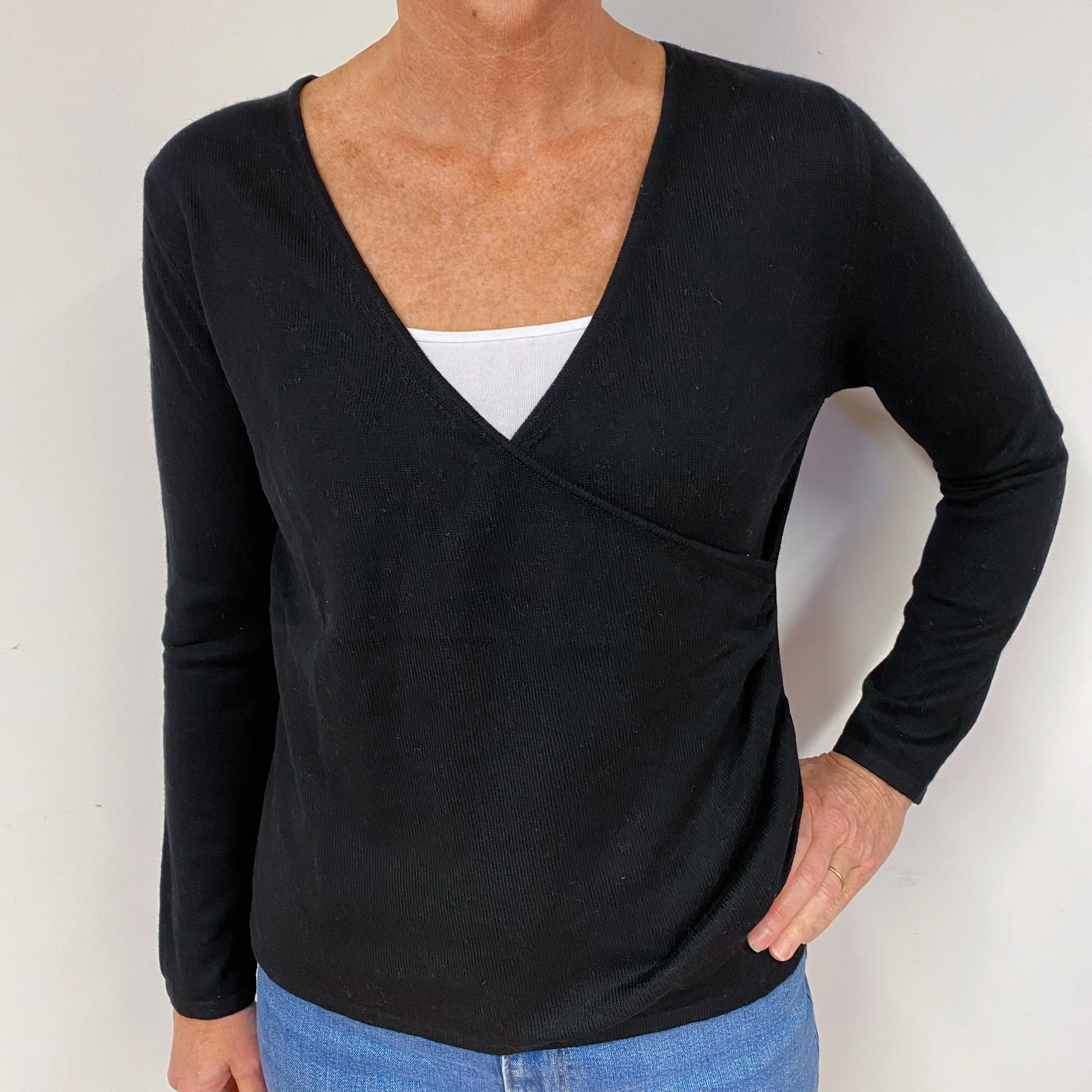 Black Cross-Over Cashmere V-Neck Jumper Medium