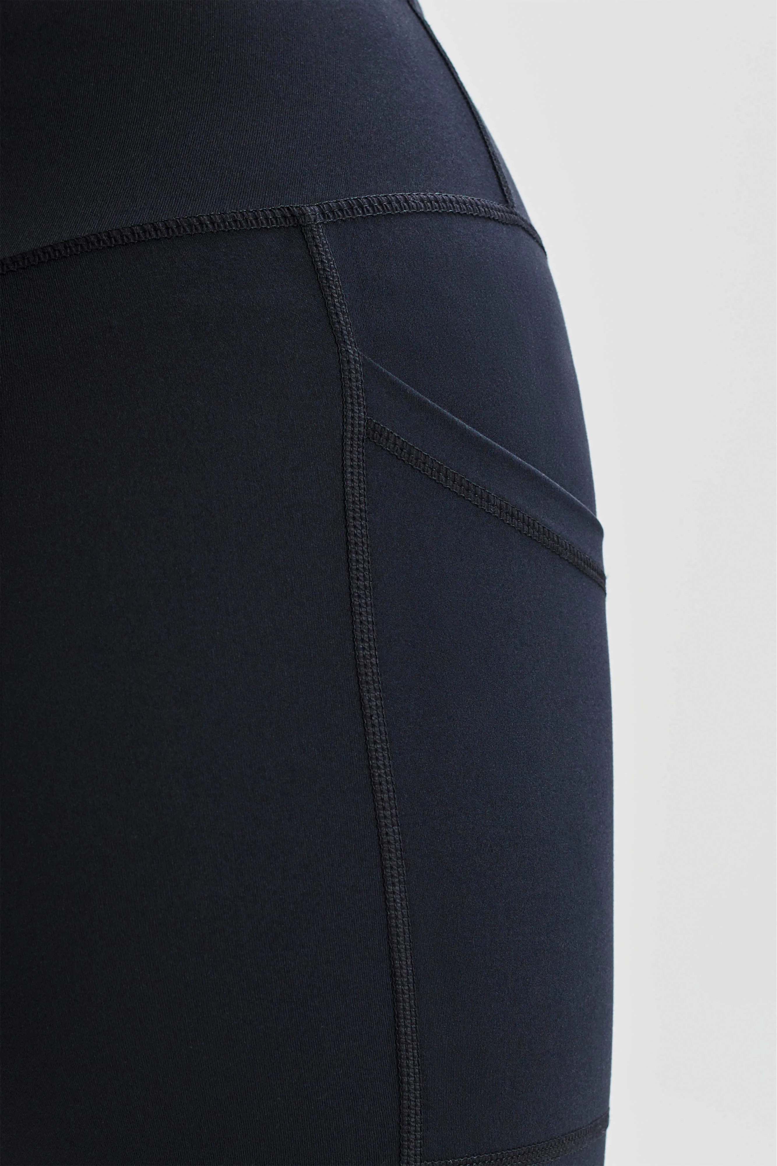 Briar V Back Leggings With Pockets - Black